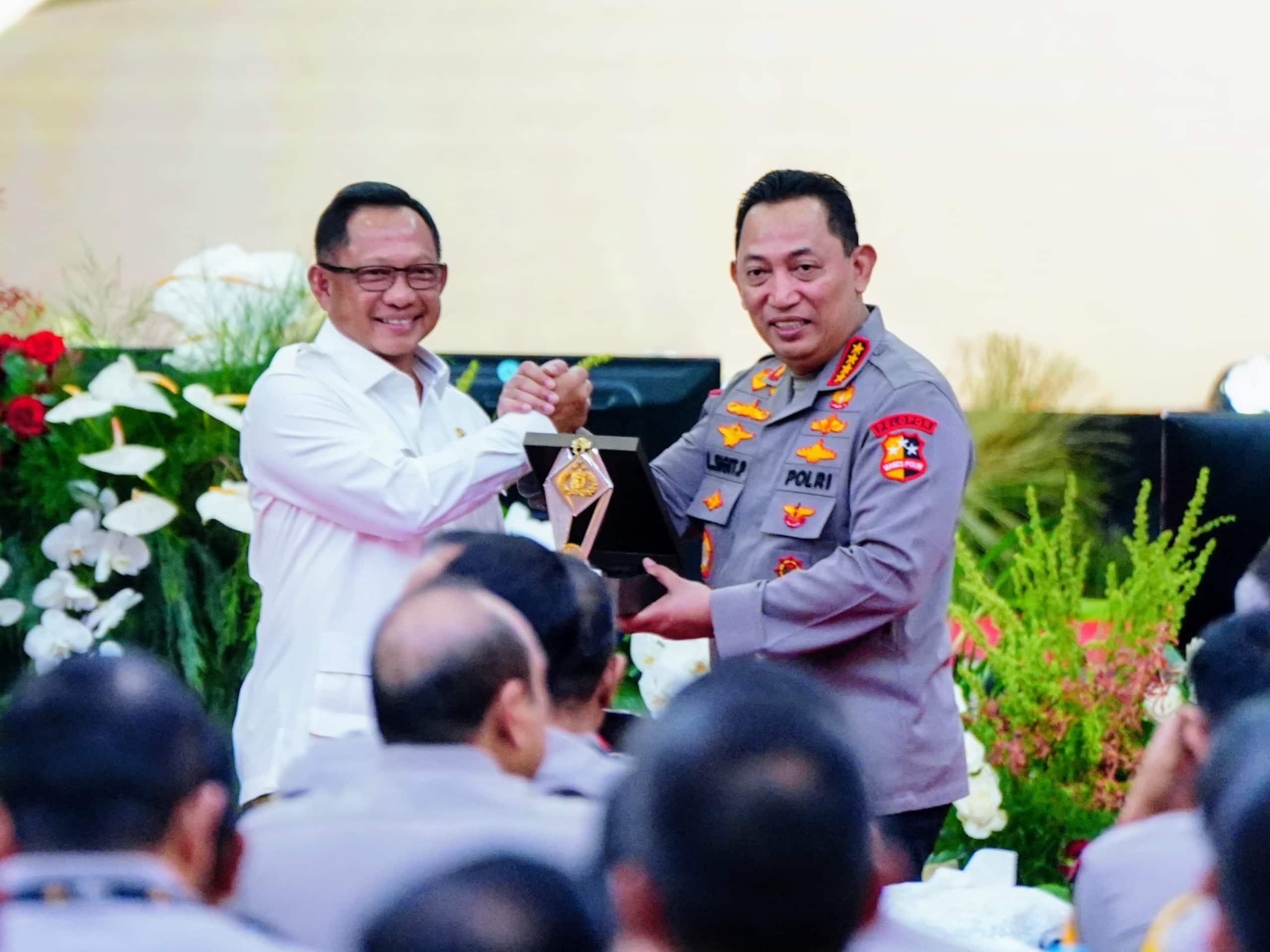 Mendagri Ajak Polri dan Pemda Wujudkan Agenda Nasional di Apel Kasatwil 2024