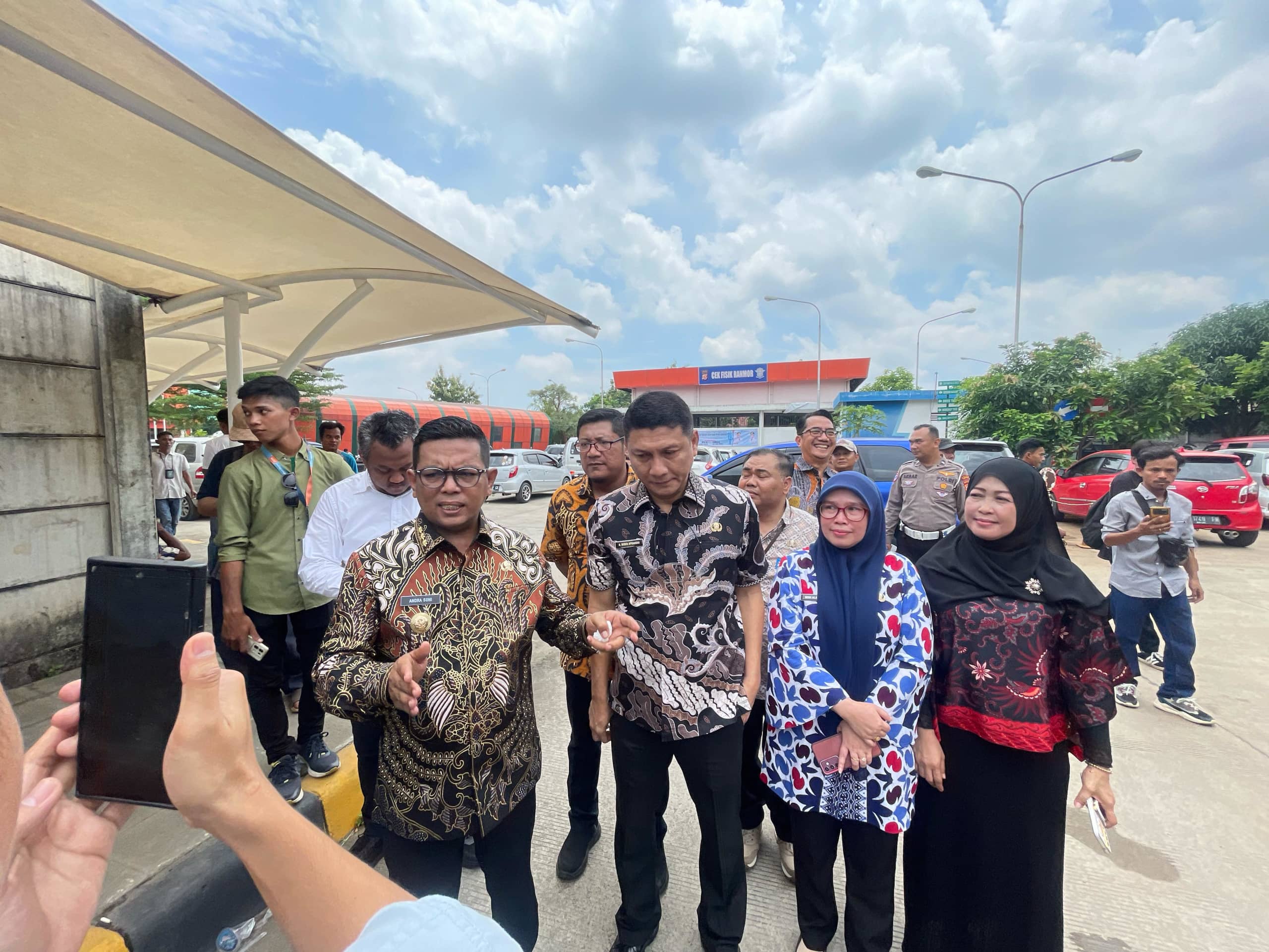 Gubernur Banten Andra Soni Apresiasi Antusiasme Masyarakat Ikuti Program Pembebasan Tunggakan Pajak Kendaraan Bermotor