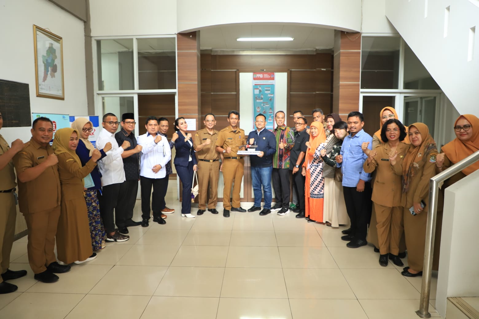Diskominfostandi Kota Bekasi Terima Kunjungan Kerja DPRD Provinsi Banten Bahas Pencegahan Judi Online