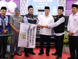 Lepas Jamaah Haji Kloter 35 JKG Kota Serang, Wagub Banten A Dimyati Natakusumah Pesankan Jaga Kesehatan 