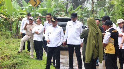 Tinjau Longsor Ruas Jalan Cipanas–Ciparay, Gubernur Banten Andra Soni: Rehabilitasi Dimulai Juli 2025