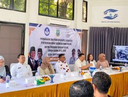 Gubernur Banten Andra Soni Serahkan Buku Tabungan Program Sekolah Gratis Tahun Ajaran 2025/2026