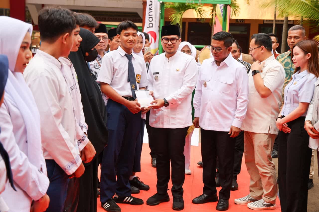 Program Sekolah Gratis Provinsi Banten Running!