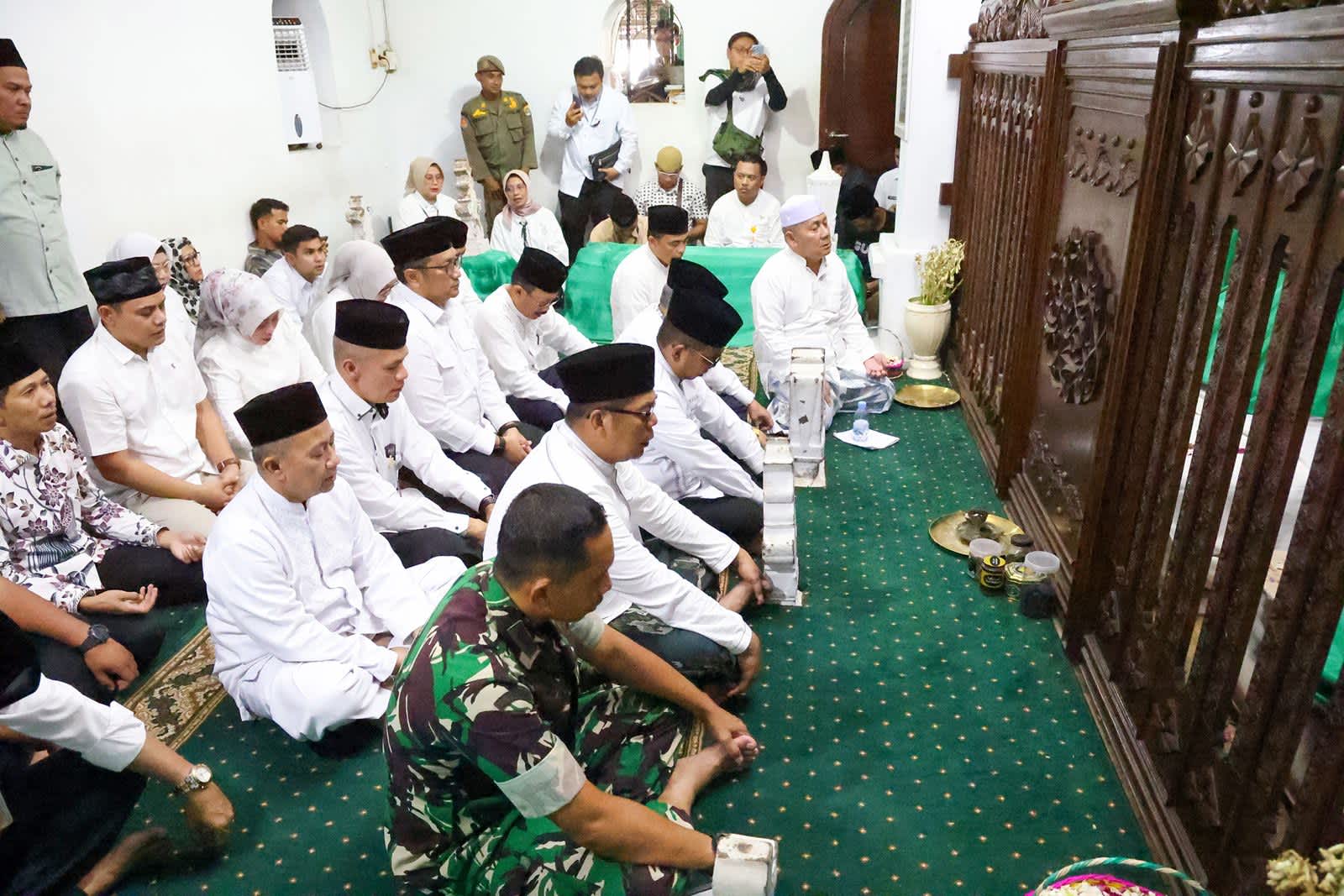 Rangkaian HUT Ke-25 Provinsi Banten, Gubernur Andra Soni Ziarah ke Makam Sultan Maulana Hasanuddin