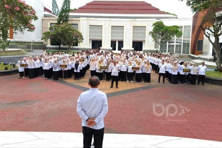 Sekwan Banten Ajak Pegawai Cintai Pekerjaan dan Jaga Kebersihan Kantor